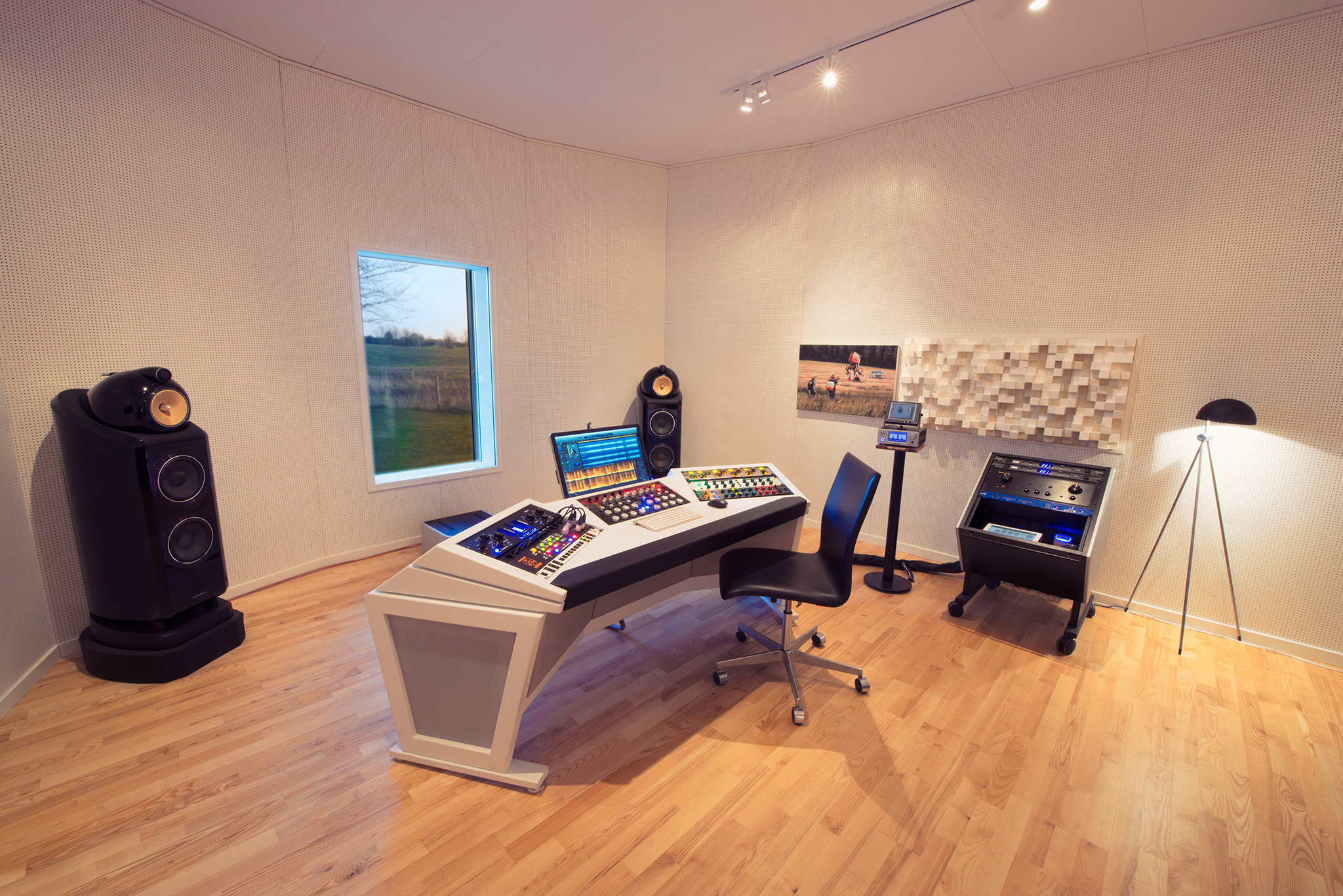 Online Mastering Studio by Holger Lagerfeldt